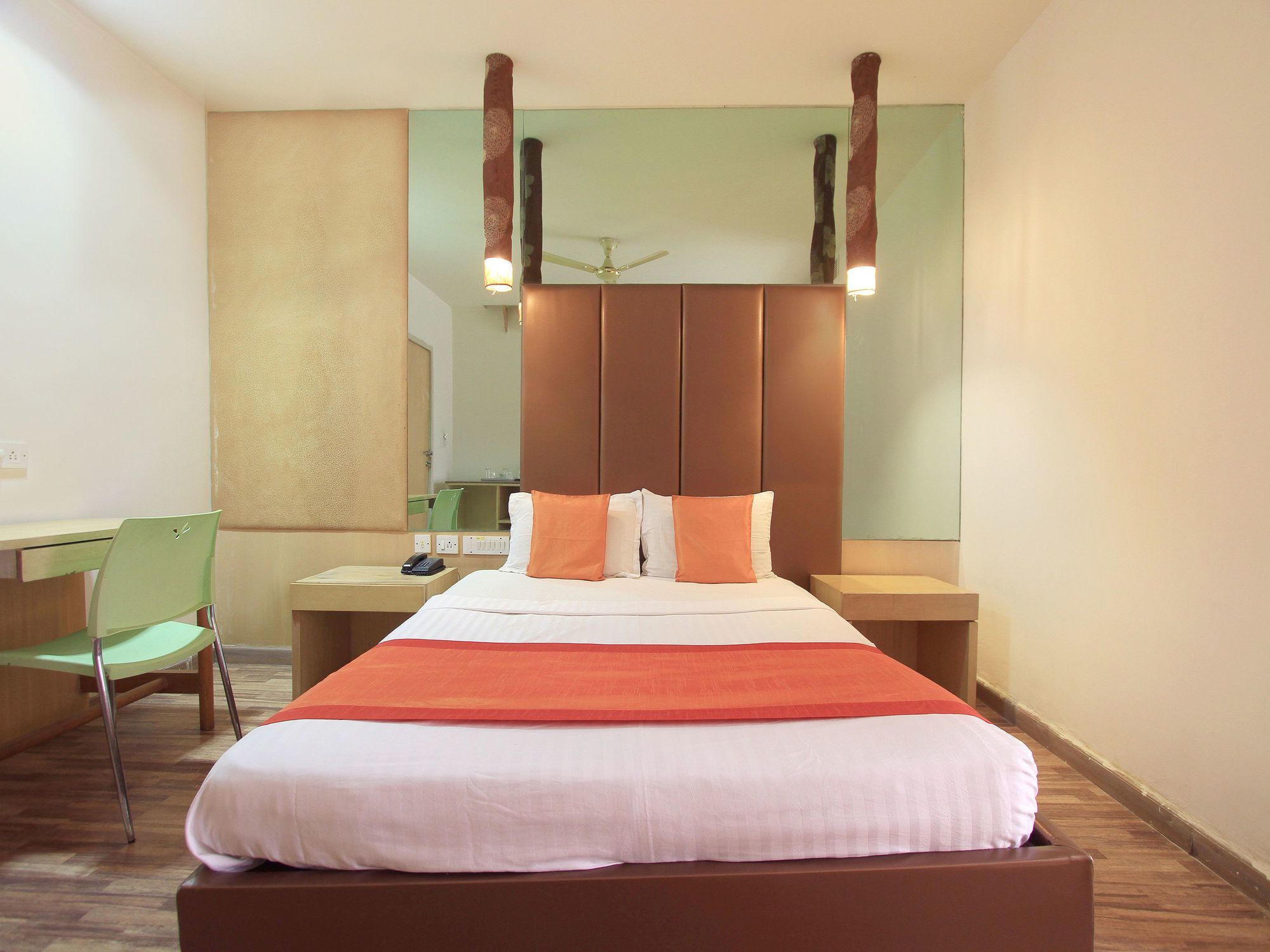 Purple Inn Boutique Hotel Mysore Buitenkant foto